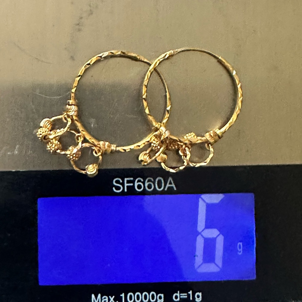 22k pure Solid Yellow Gold Earrings 6 grams - Picture 2 of 2